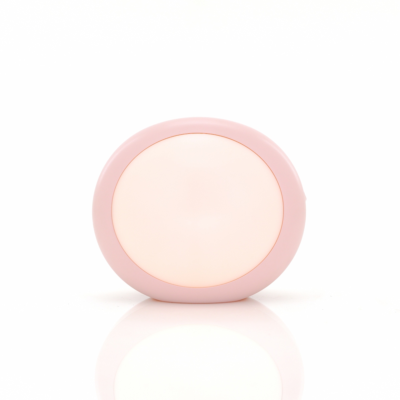 Click-on night light warm lighting effect